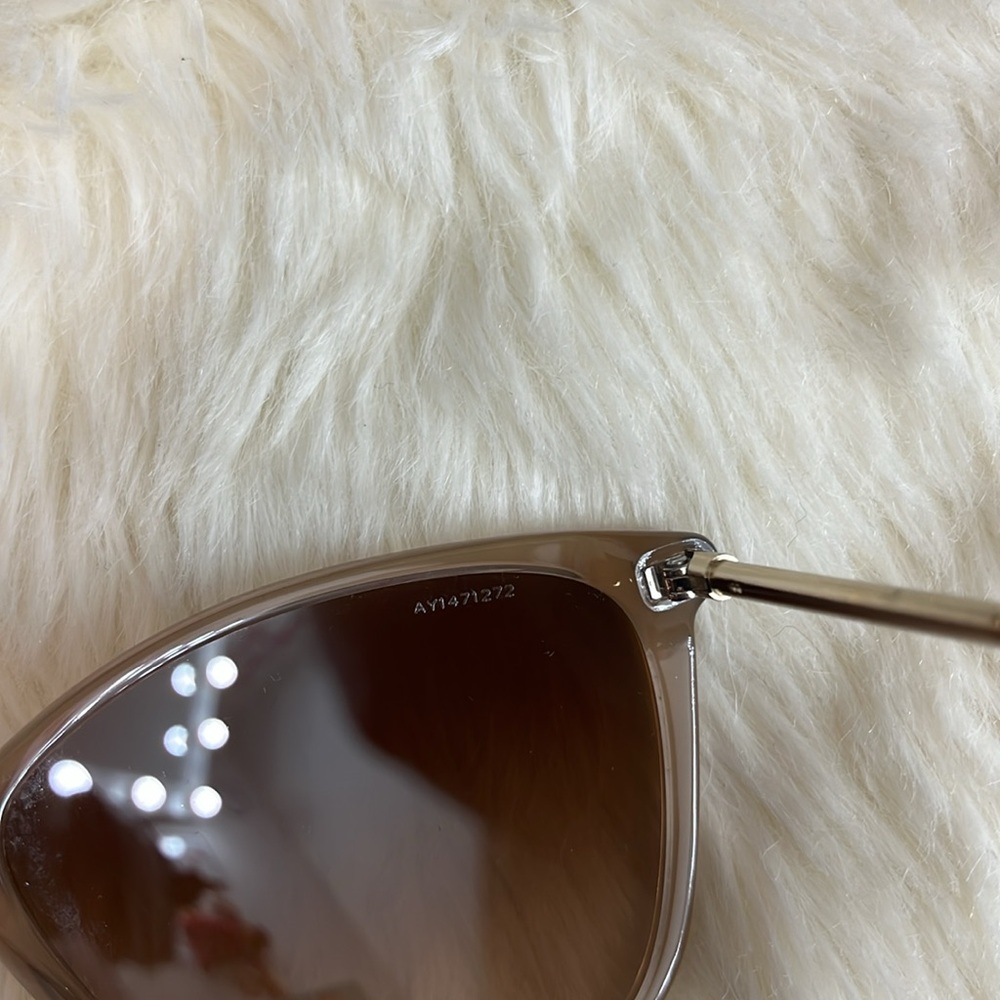 Authentic Burberry Sunglasses - Picture 8 of 14